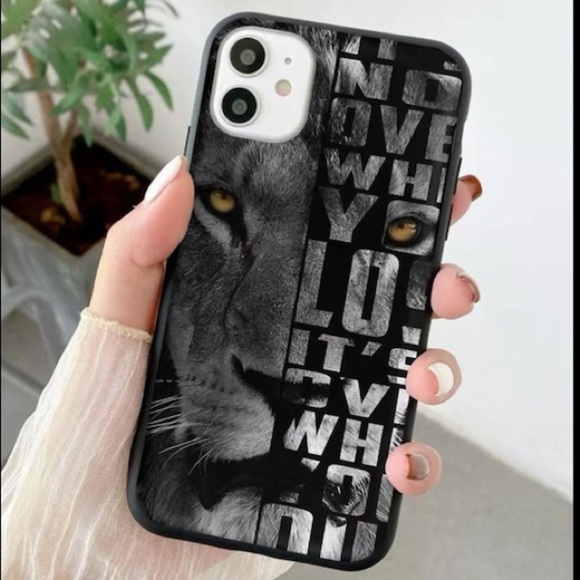 NEW!! Lion iPhone Case 11/ 11Pro Max/ 12 Pro Max - Picture 1 of 4